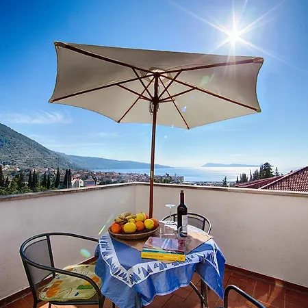 Apartment Pelagosa Komiza